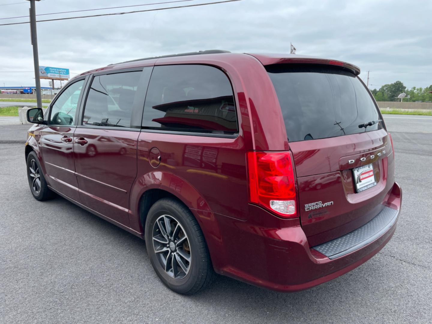 2017 Maroon Dodge Grand Caravan Passenger (2C4RDGBG9HR) with an V6, Flex Fuel, 3.6 Liter engine, Automatic, 6-Spd transmission, located at 8008 Warden Rd, Sherwood, AR, 72120, (501) 801-6100, 34.830078, -92.186684 - Photo#5